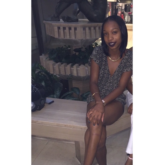 Jumper - Picture 2 of 2